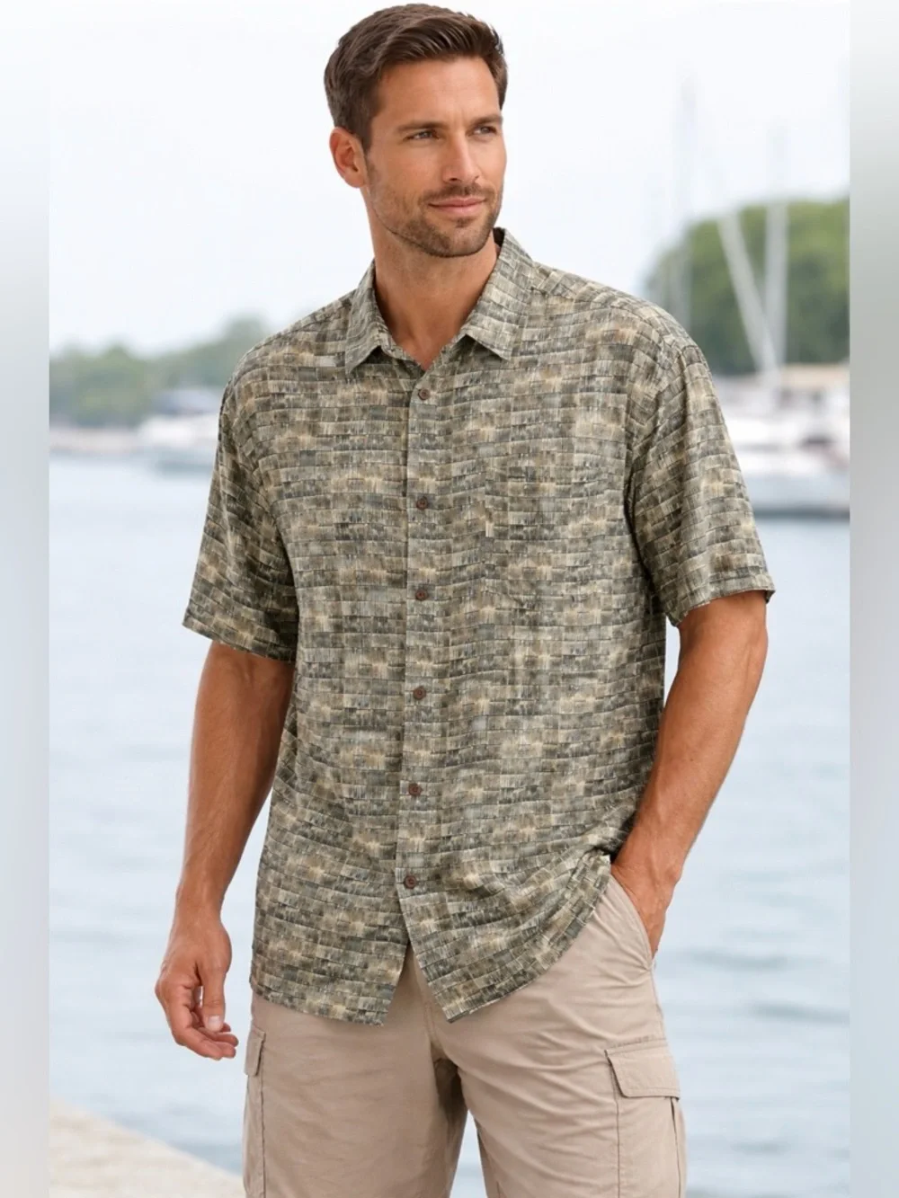 Campia Men’s‎ XL Green and Gray Pattern Rayon Button-Up Short Sleeve Shirt